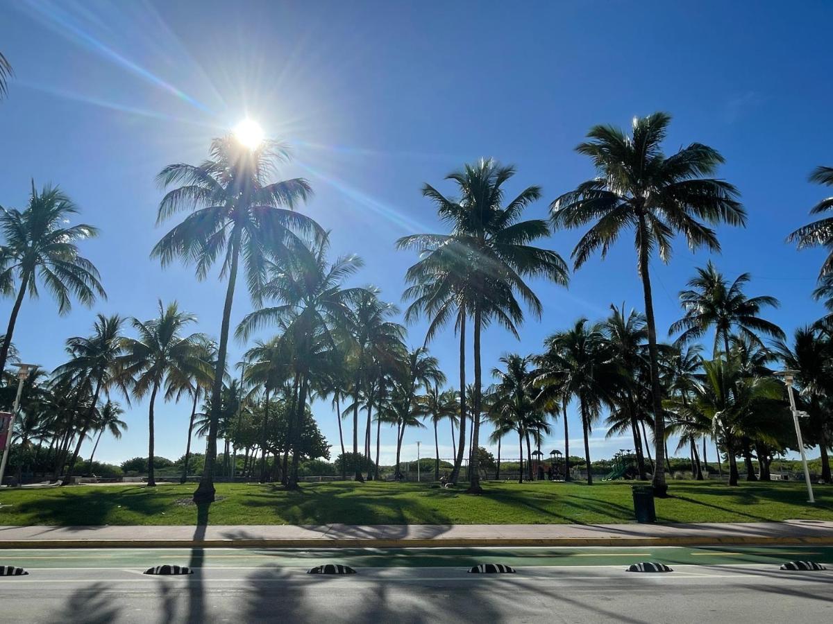 Beachfront Apt In Carlyle Hotel On Ocean Drive Miami Beach Extérieur photo